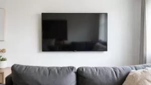 Na jakiej wysokości telewizor 55 cali na ścianie