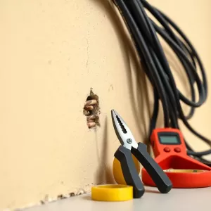 Jak Naprawić Przerwany Kabel W Ścianie